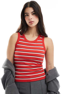 ASOS DESIGN - Trägertop in Rot mit BH-Detail