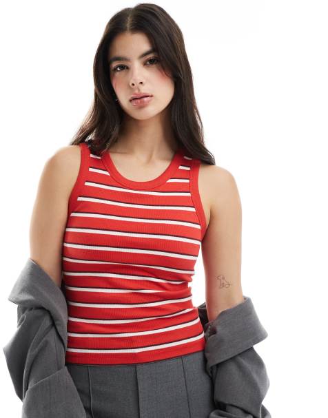 ASOS DESIGN – Trägertop in Rot mit BH-Detail - view 1