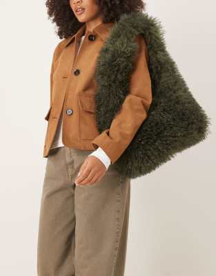 ASOS DESIGN - Tragetasche aus gekräuseltem Kunstpelz in Khaki-Keine Farbe
