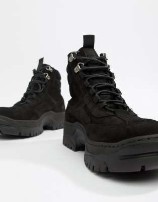 asos design trainer shoes in black leather with chunky sole