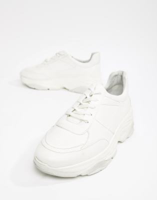 white trainers thick sole