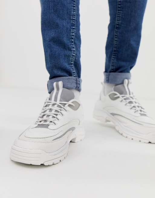 春の新作-エイソス ASOS DESIGN trainers in white メンズ：サンガ