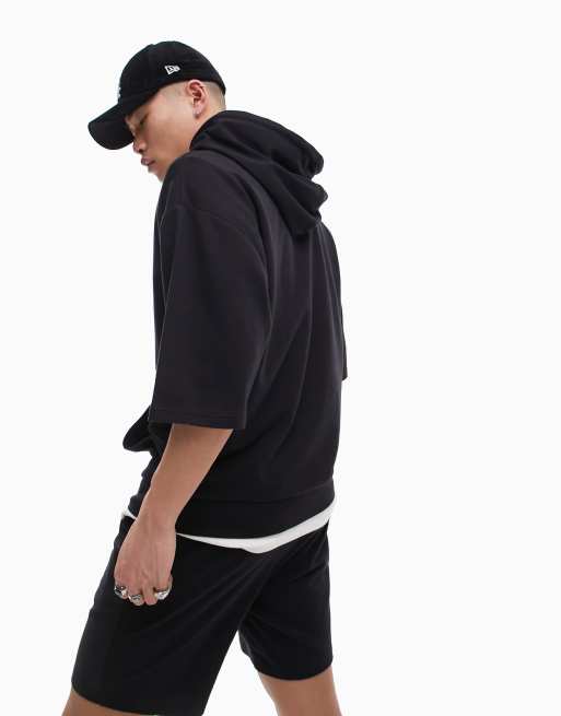 ASOS DESIGN – Trainingsanzug in Schwarz mit kurzärmligem Oversize-Kapuzenpullover und schmalen Shorts , 4 von 4