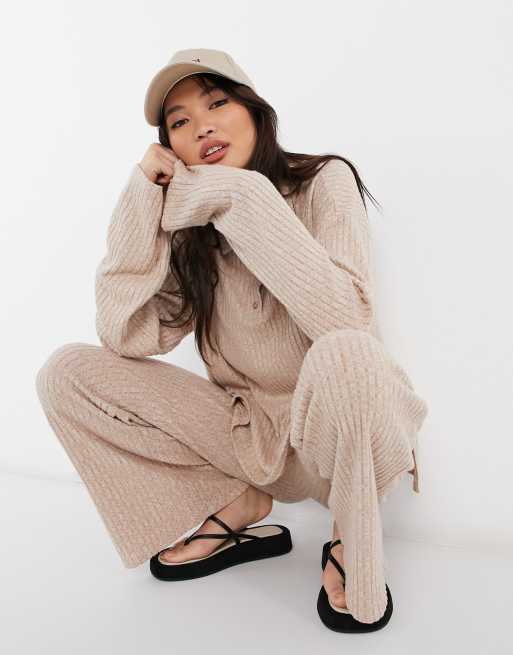 ASOS DESIGN – Trainingsanzug mit Poloshirt/weiter Hose mit gebürstetem Rippdesign in Haferbeige
