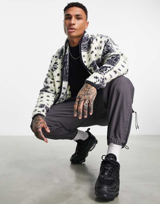 ASOS DESIGN – Träningsjacka av fleece i oversize med paisley- och bandanamönster, 4 av 4