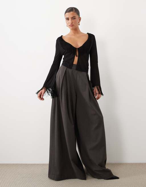 ASOS DESIGN transparentes Strickjacken-Top mit Fransen-Detail in Schwarz, 2 von 4