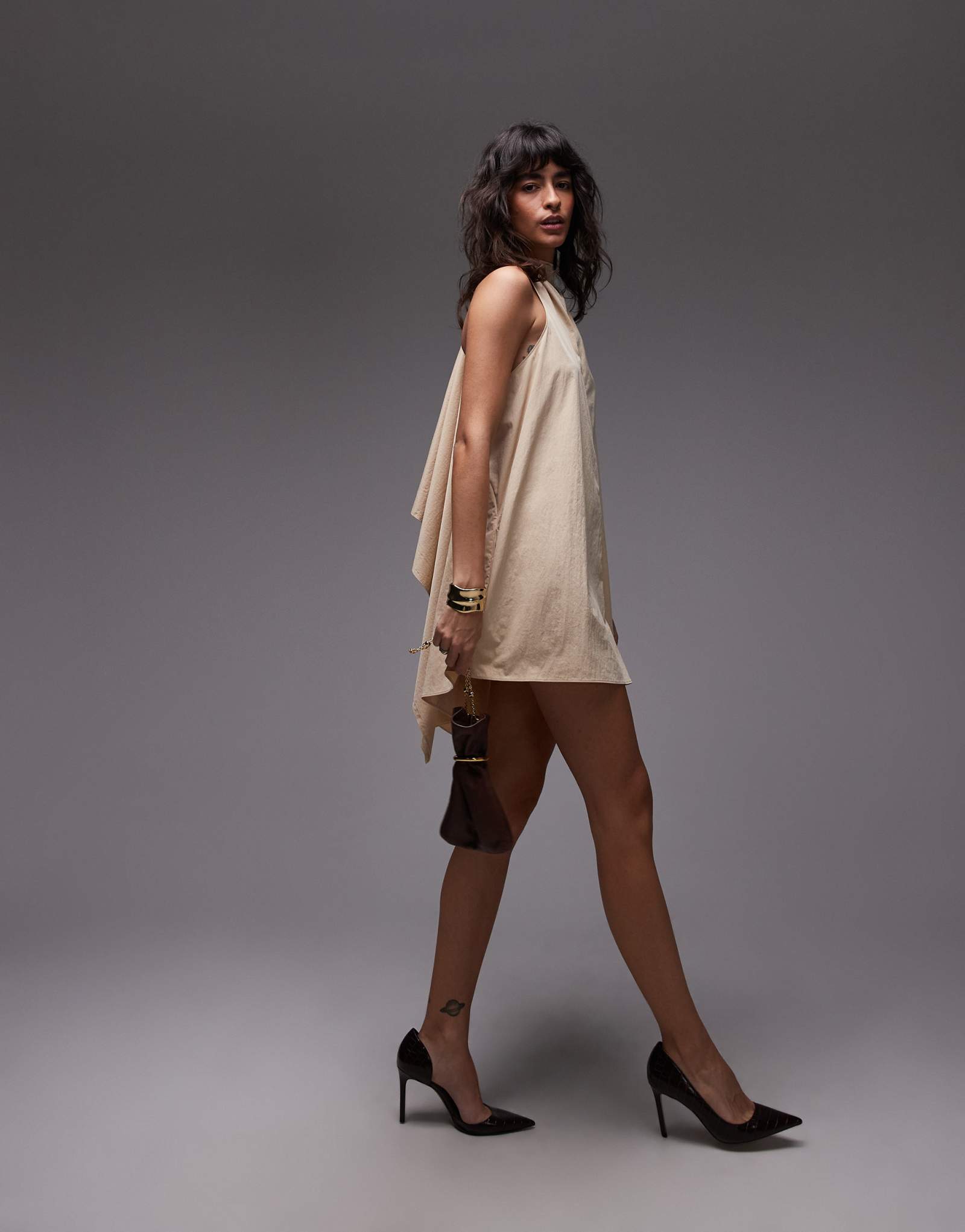 ДИЗАЙНЕРСКОЕ мини-платье-трапеция ASOS цвета устрицы