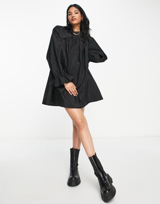ASOS DESIGN - Trapezformet minikjole med faldskærmsdesign i sort