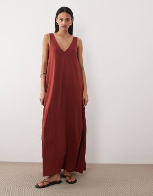 ASOS DESIGN - Trapezförmiges Maxikleid in Kastanienbraun-Brown