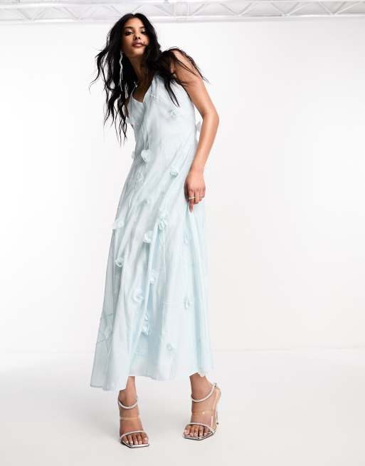 ASOS DESIGN – Trapezowa błękitka sukienka midaxi na ramiączkach zdobiona kwiatami 3D