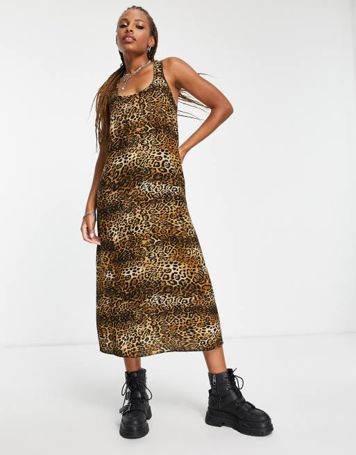 ASOS DESIGN – Trapezowa sukienka maxi z dekoltem w kształcie litery U w zwierzęcy wzór