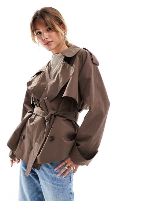 ASOS DESIGN - Trench taglio corto oversize marrone con cintura