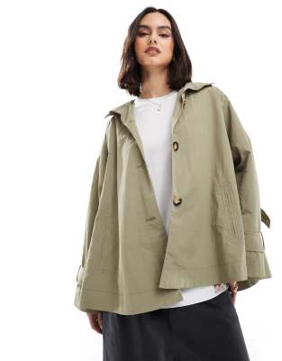 ASOS DESIGN - Trenchcoat in Olivgrün mit Cape-Rücken und Stehkragen-Keine Farbe