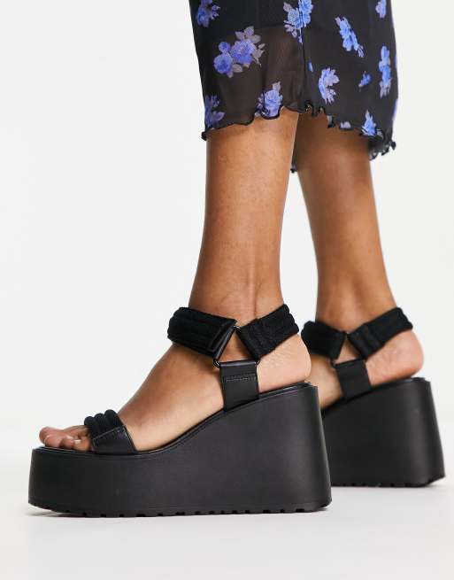 ASOS DESIGN – Trina – Svarta, grova kilklackskor med sportig design , 4 av 4