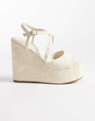  Trista floral lace wedges in cream