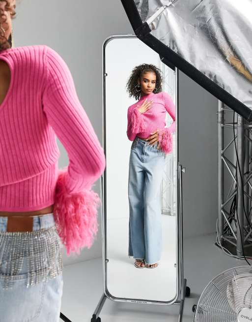 ASOS DESIGN - Trøje med ærmekanter med imiteret fjer i pink, 4 af 4