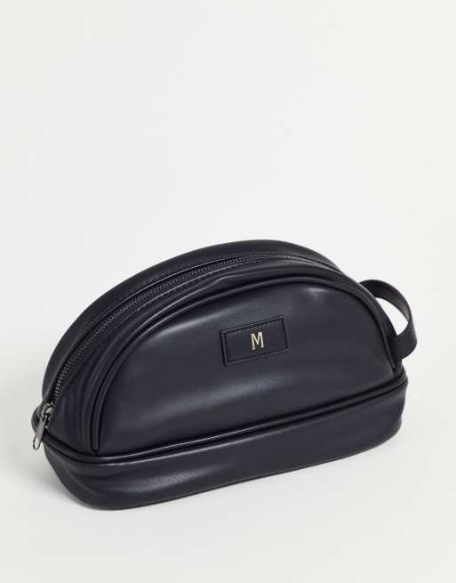 ASOS DESIGN - Trousse de toilette en similicuir avec initiale M - Noir