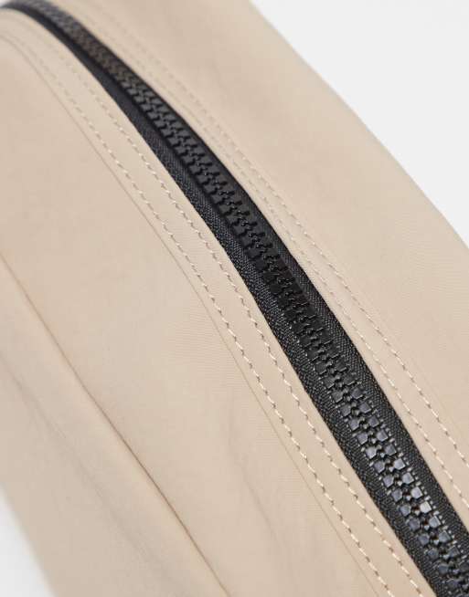 ASOS DESIGN - Trousse de toilette souple à fermeture éclair contrastante - Taupe, 4 de 4