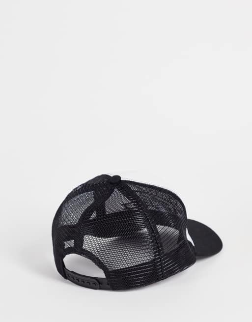 ASOS DESIGN – Trucker-Mütze mit Street-Fighter-Stickerei in Schwarz, 2 von 4