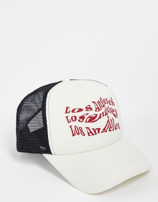 ASOS DESIGN - Truckerpet met stadsprint in ecru met zwart