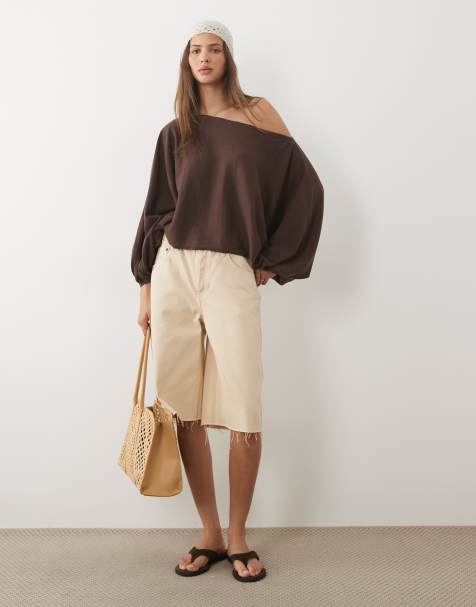 ASOS DESIGN trui met splitnek en batwingmouwen met omslag in donkerbruin - view 1