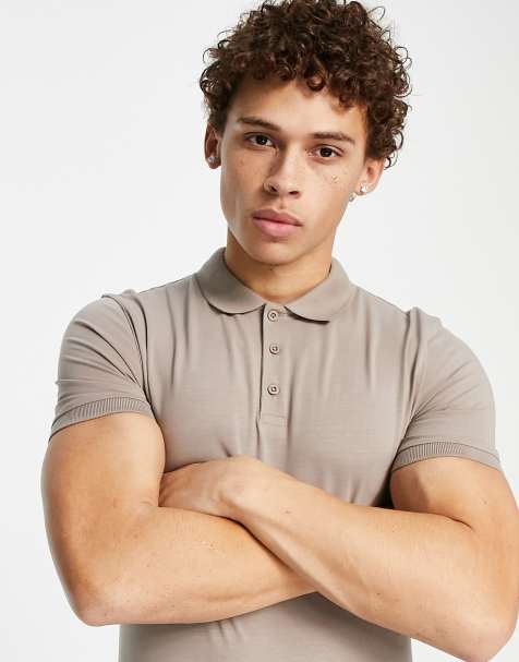 ASOS DESIGN - Tætsiddende jerseypolo i lysebrun - view 1