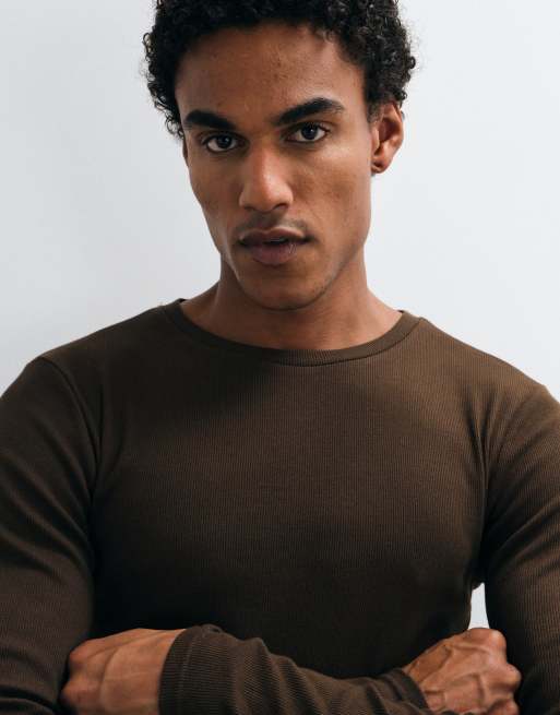 ASOS DESIGN tætsiddende langærmet T-shirt i brun rib, 3 af 10