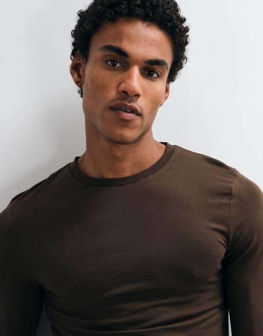 ASOS DESIGN tætsiddende langærmet T-shirt i brun, 3 af 8