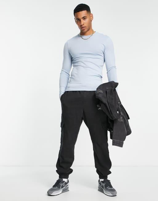 ASOS DESIGN - Tætsiddende lyseblå T-shirt med lange ærmer og rund hals, 3 af 4