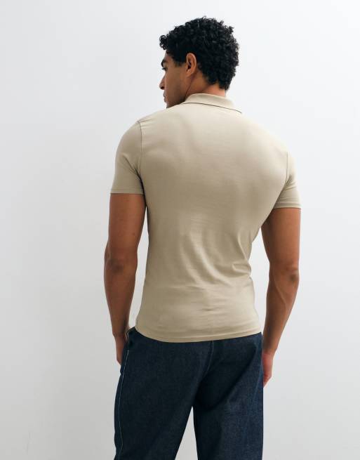 ASOS DESIGN tætsiddende poloskjorte i beige, 4 af 5