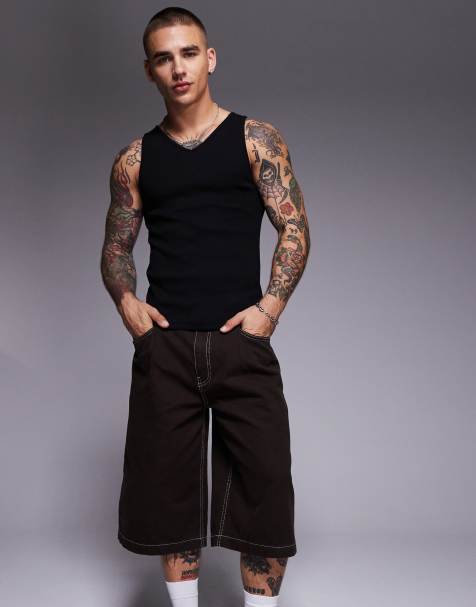 ASOS DESIGN - Tætsiddende sort top med V-hals - view 1