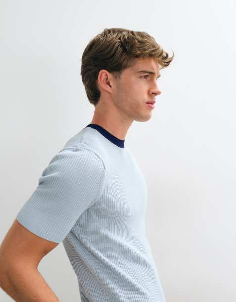 ASOS DESIGN tætsiddende strikket T-shirt med kontrastkrave i lyseblå - view 1