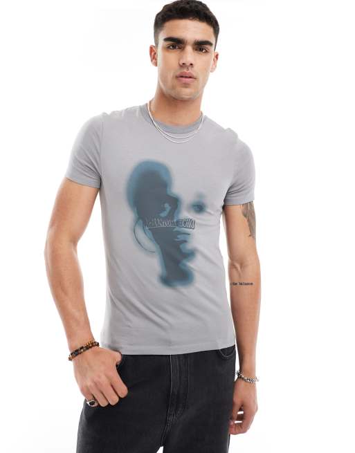 ASOS DESIGN - Tætsiddende T-shirt med grunge-print foran i vasket grå