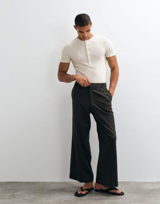 ASOS DESIGN tætsiddende T-shirt med henley i neutral hørlook-rib, 4 af 5