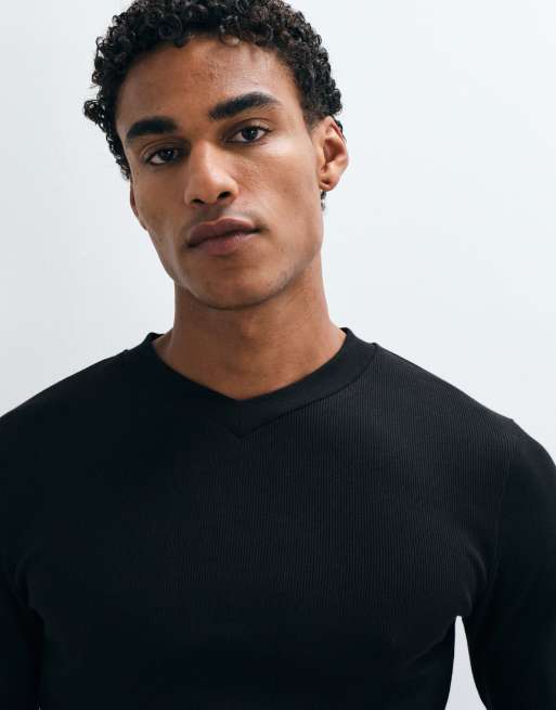 ASOS DESIGN tætsiddende T-shirt med lange ærmer og høj v-hals i sort rib, 4 af 5