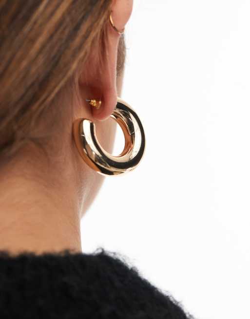 ASOS DESIGN tube hoop in gold tone, 3 of 3