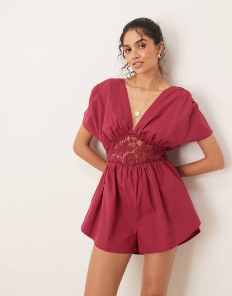 ASOS DESIGN - Tuta corta bordeaux con scollo a V e vita in pizzo - view 1