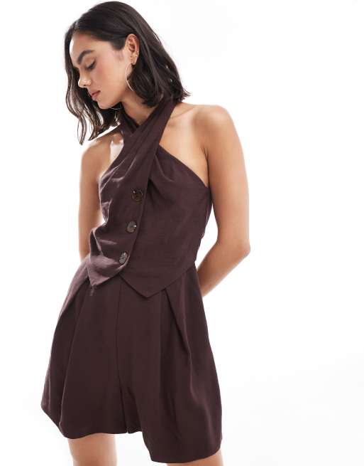ASOS DESIGN - Tuta corta color cioccolato con incrocio sullo scollo e bottoni