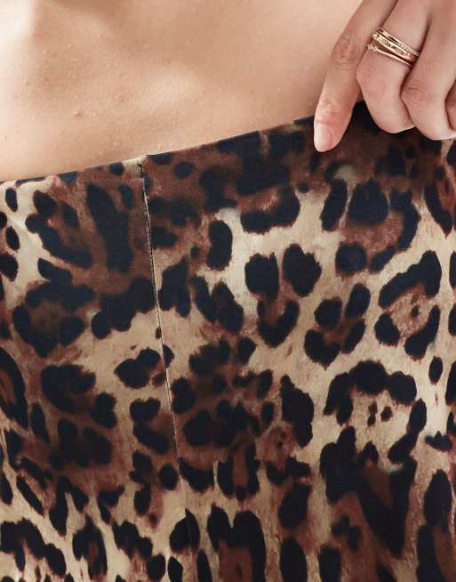 ASOS DESIGN - Tuta jumpsuit a trapezio a fascia con stampa leopardata, 3 di 4