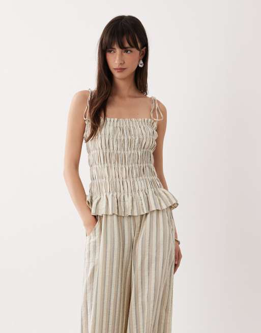 ASOS DESIGN - Tuta jumpsuit arricciata a peplo a righe neutre, 2 di 4