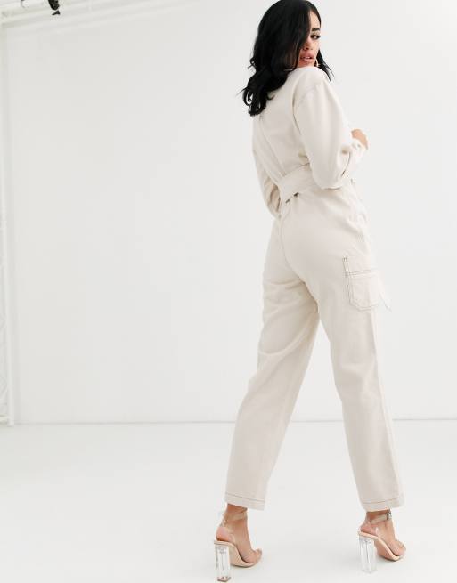ASOS DESIGN - Tuta jumpsuit di jeans avorio con cuciture a contrasto e cintura, 2 di 4