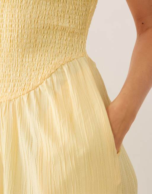ASOS DESIGN - Tuta jumpsuit effetto stropicciato color latticello con scollo rotondo, 2 di 4