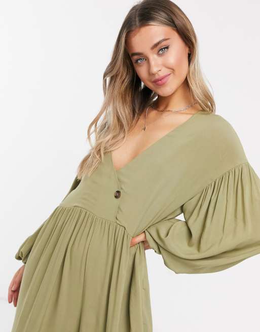 ASOS DESIGN - Tuta jumpsuit grembiule avvolgente con bottoni kaki, 3 di 4