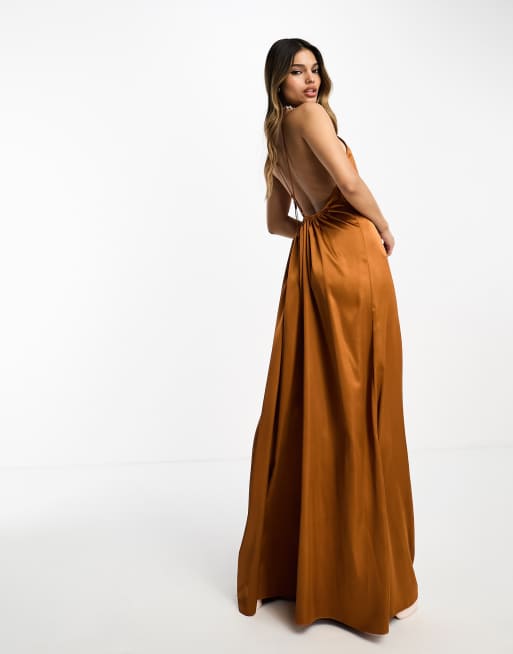 ASOS DESIGN - Tuta jumpsuit in raso arancione bruciato con scollo profondo sul retro