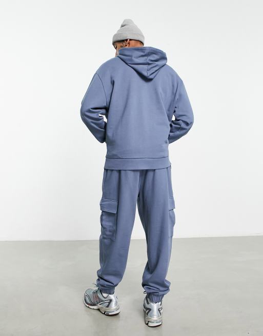 ASOS DESIGN - Tuta sportiva con felpa con cappuccio e joggers oversize blu con tasche cargo, 2 di 4