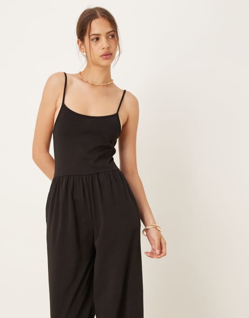 ASOS DESIGN - Tute jumpsuit a fondo ampio nera con tasche e spalline sottili, 2 di 4