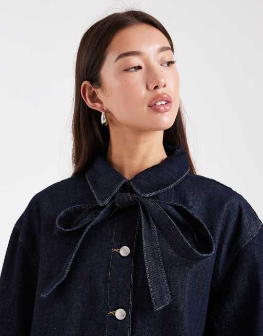 ASOS DESIGN – Tvättad jeansskjorta med rosett vid halsen, 3 av 4