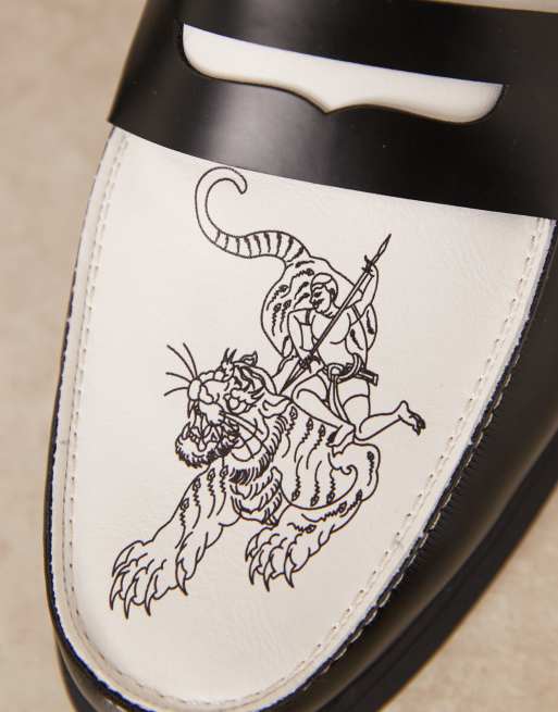 ASOS DESIGN - Tweekleurige penny loafers met grafische tijgerprint, 2 van 4