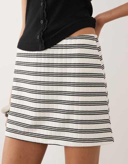 ASOS DESIGN twist detail mini skort in mono stripe, 3 of 5