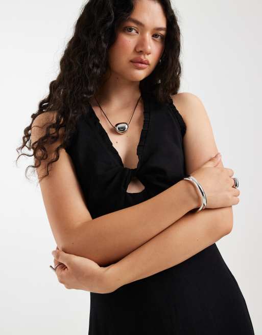 ASOS DESIGN twisted bust midaxi dress in black, 3 of 4